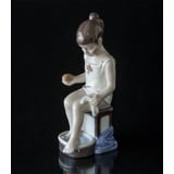 Girl taking a bath, Lyngby figurine No. 5