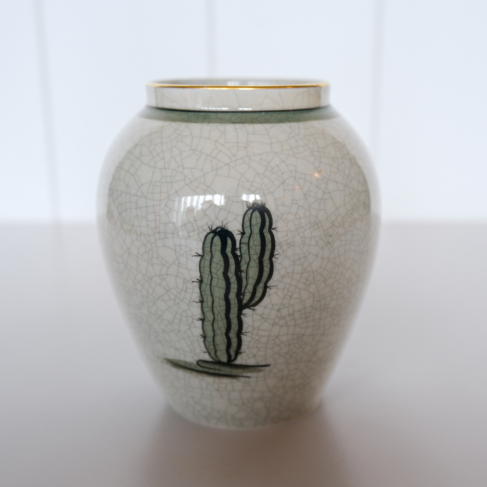 Lyngby krakkeleret vase med kaktus nr. 74-2-3019