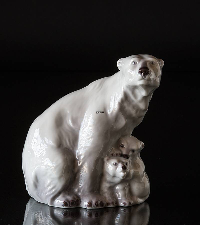 Isbjørn med unger Lyngby figur nr. 90