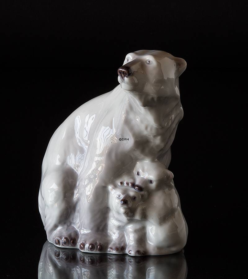 Isbjørn med unger Lyngby figur nr. 90