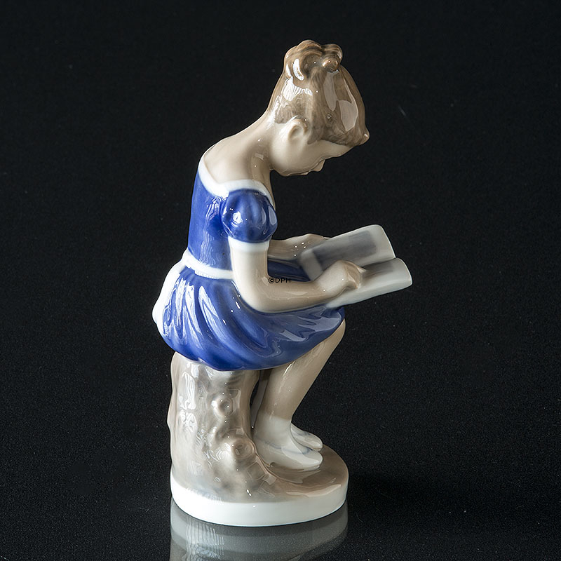 Lyngby læsende pige nr. 95