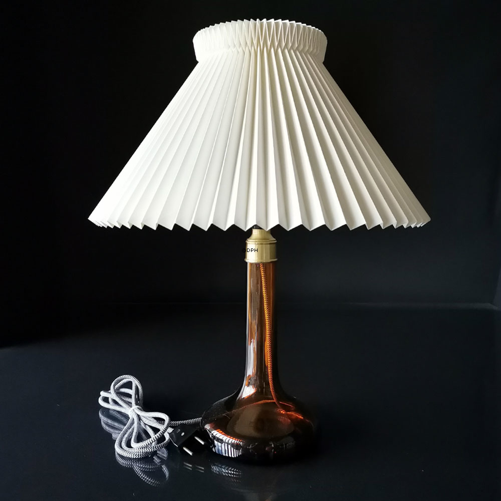 Le Klint 343 røgfarvet brun bordlampe af glas med skærm. Se beskrivelsen!