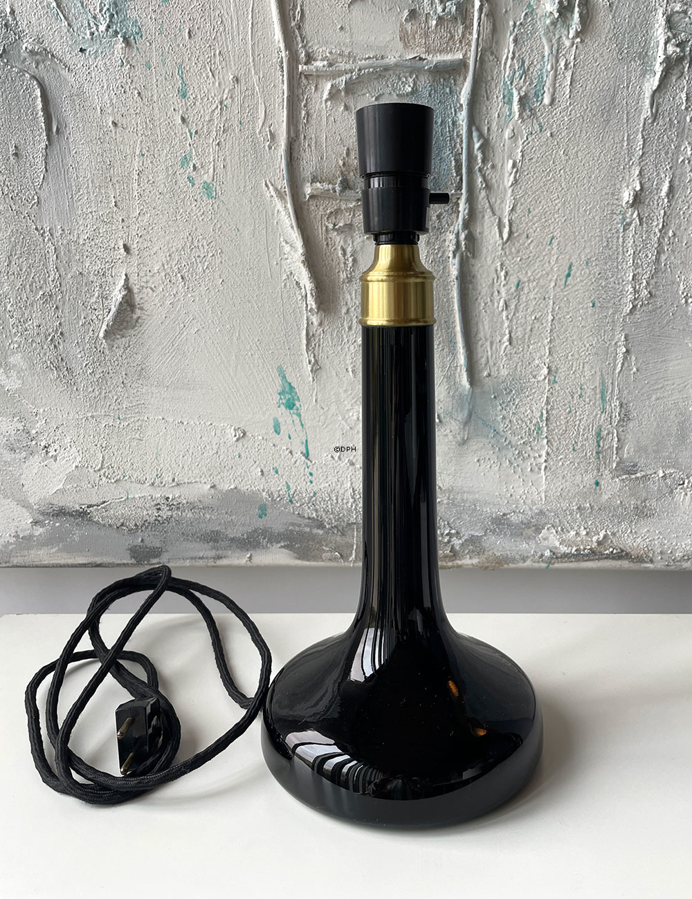 Le Klint 343 sort bordlampe af glas, brugt - udgået af produktion