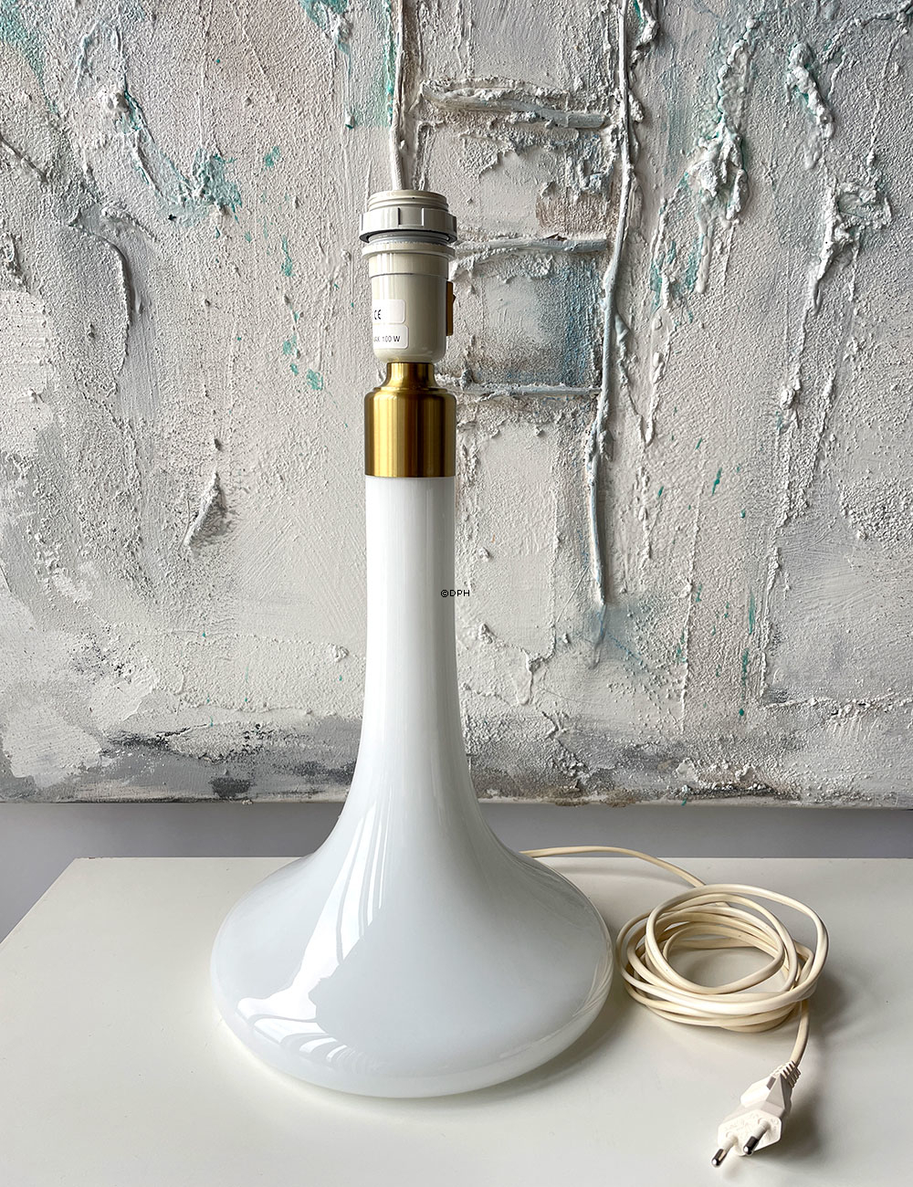 Le Klint 363 Bordlampe i blankt hvidt glas, brugt - Udgået af produktion