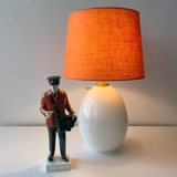 Le Klint 386 A Bordlampe af hvidt glas, brugt - Udgået af produktion