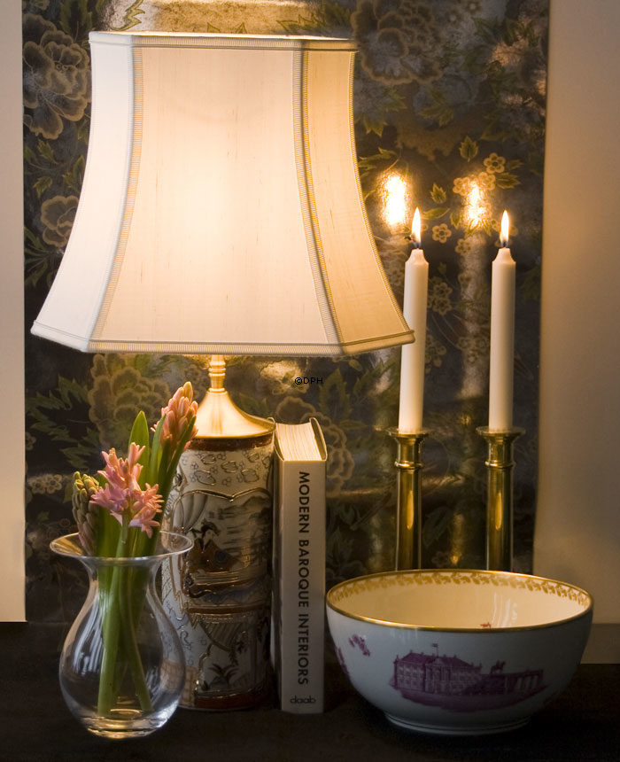 Smal sekskantet lampeskærm 27 cm i højden, hvid silke (Vedr. 2. sortering - se beskrivelse)