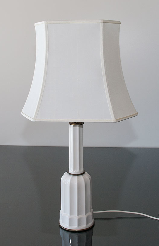 Smal sekskantet lampeskærm 31 cm i højden, hvid silke (Vedr. 2. sortering - se beskrivelse)