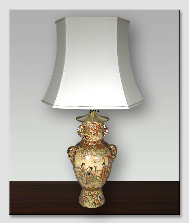 Smal sekskantet lampeskærm 35 cm i højden, hvid silke (Vedr. 2. sortering - se beskrivelse)