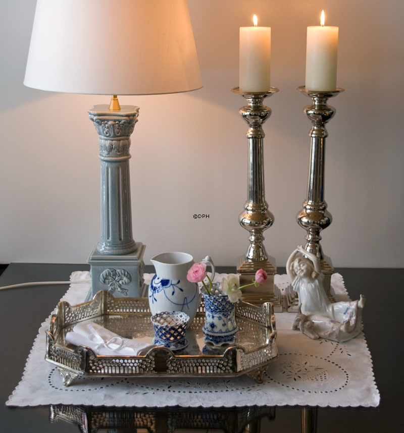 Pige med kattekilling,