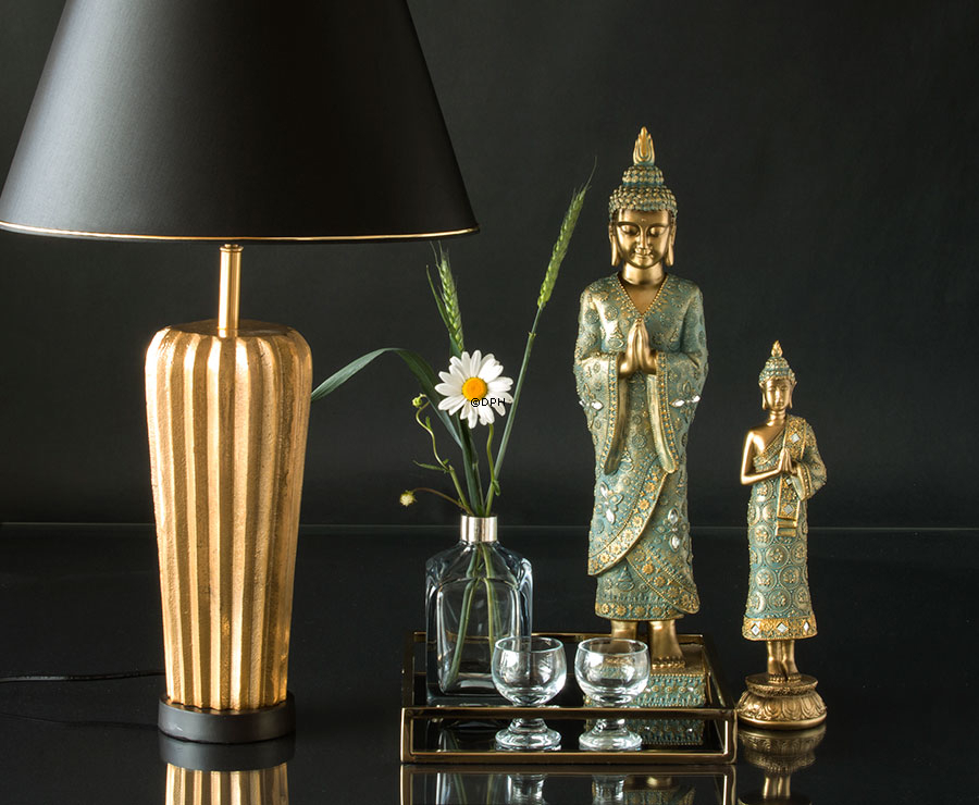 Firkantet serveringsbakke med sort glass i gyldent finish, lille