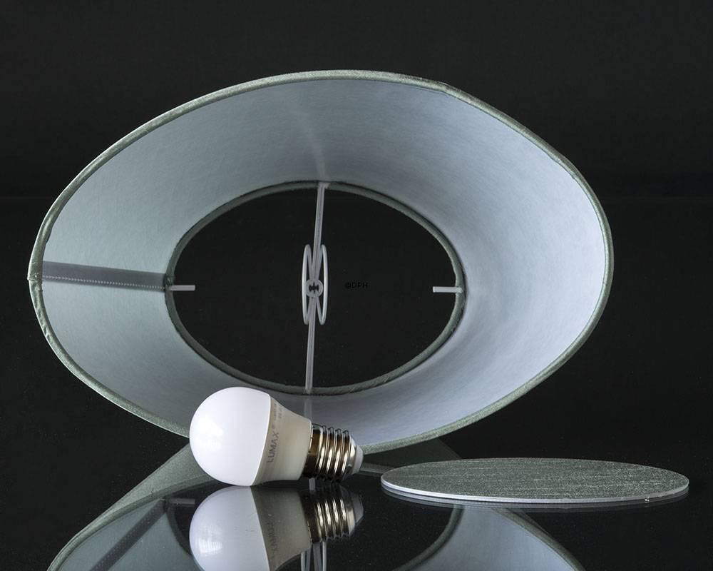 Oval lampeskærm 17 cm i højden, lys grøn silke stof