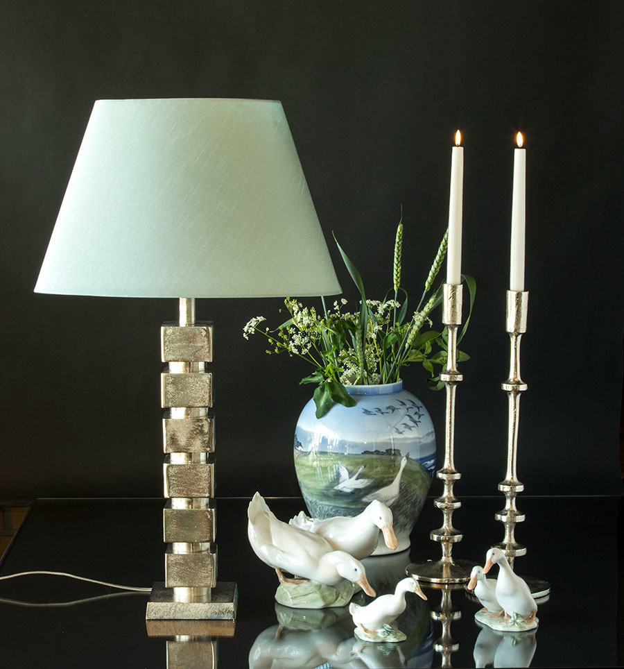 Oval lampeskærm 26 cm i højden, lys grøn silke stof