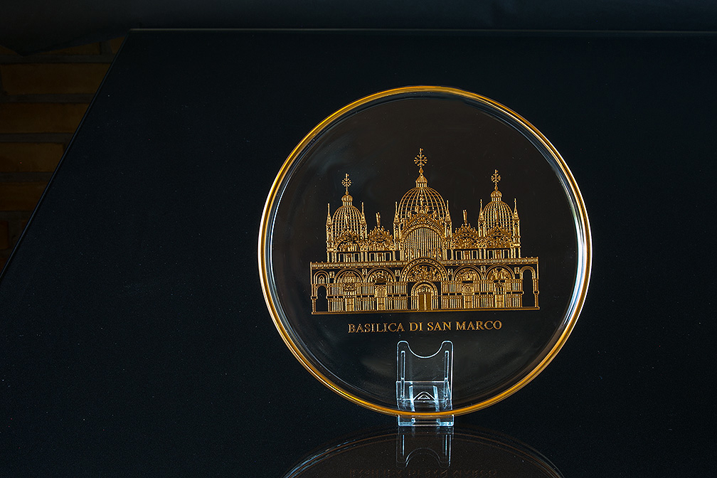 1972 Orrefors årsplatte i glas, Markuskirken