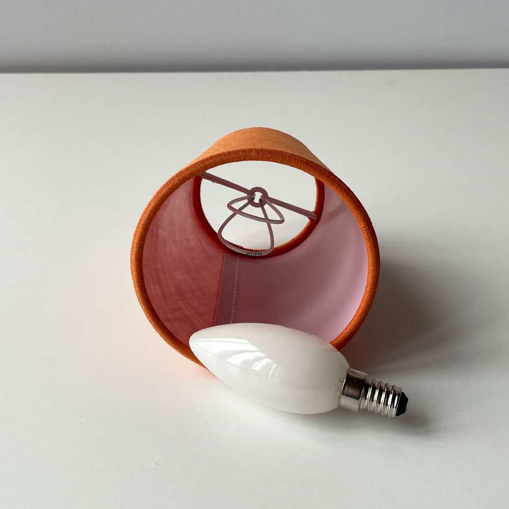 Lampetskærm i orange hør. God til væglamper/lysekrone mv,