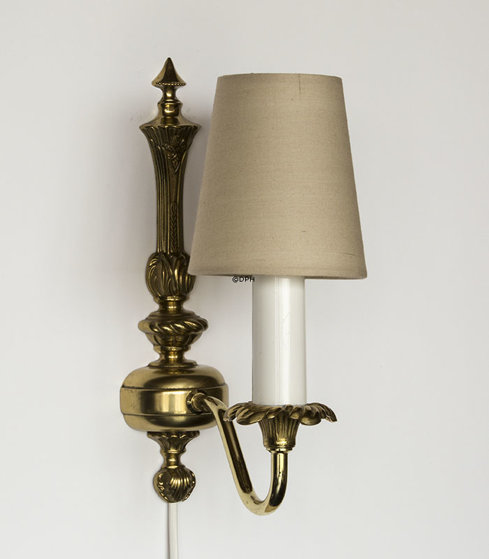 Lampetskærm i beige chintz. God til væglamper/lysekrone mv,