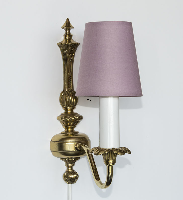 Lampetskærm i rosa chintz. God til væglamper/lysekrone mv,