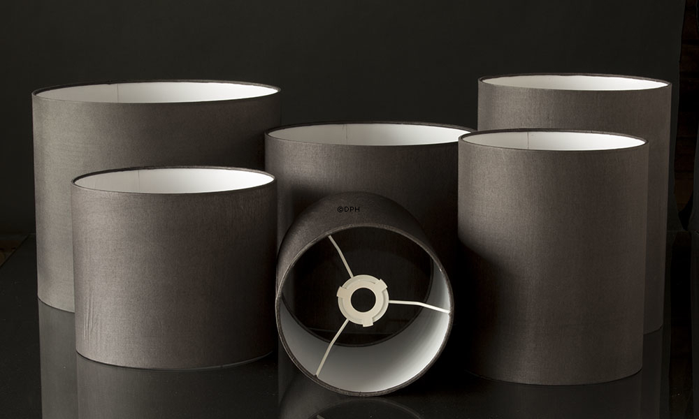 Rund cylinderformet lampeskærm, mørk grå stof m/fast stativ, UDEN låg