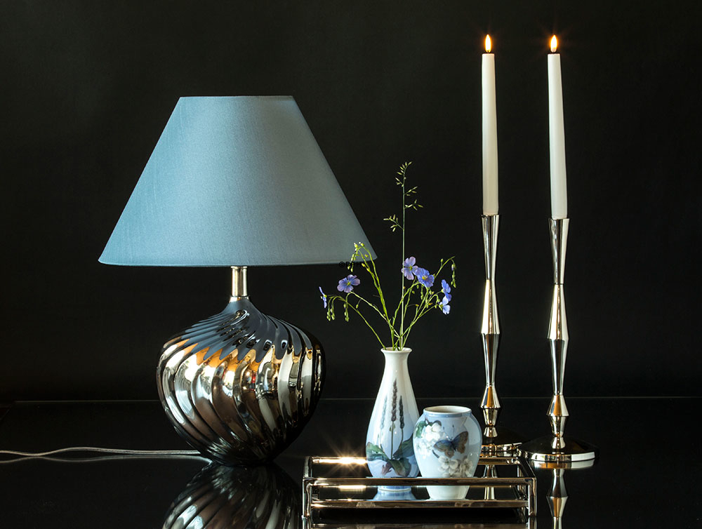 Rund lampeskærm høj model 23 cm i højden, lys blå silke stof