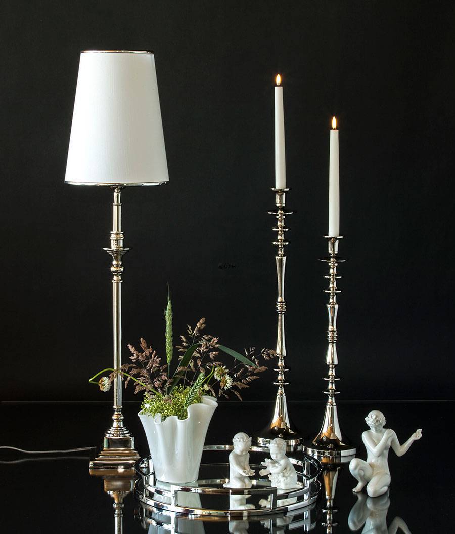 Rund cylinderformet lampeskærm, off white bomuld med sølv bånd m/fast stativ, UDEN låg