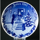 1997 Porsgrund Christmas plate, Here comes Santa Claus