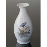 Vase mit Blumen und Schmetterling, einzigartige, signiert SA "Sample" Royal Copenhagen