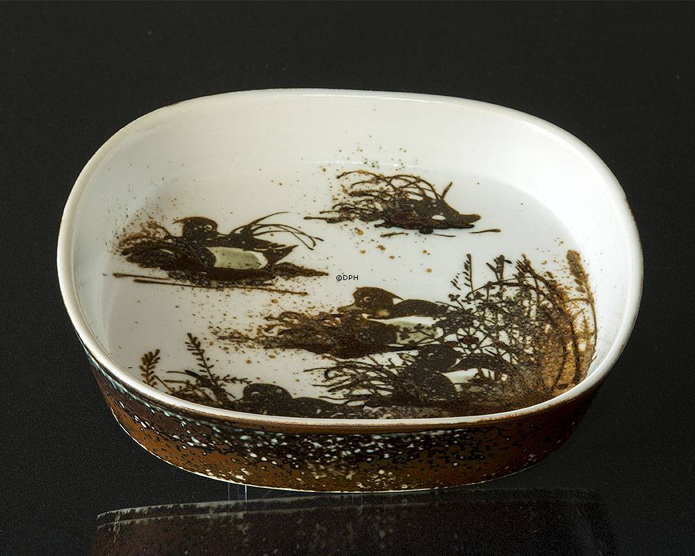 Fajance skål med Edderfugle af Nils Thorssen, Royal Copenhagen nr. 1048-5303