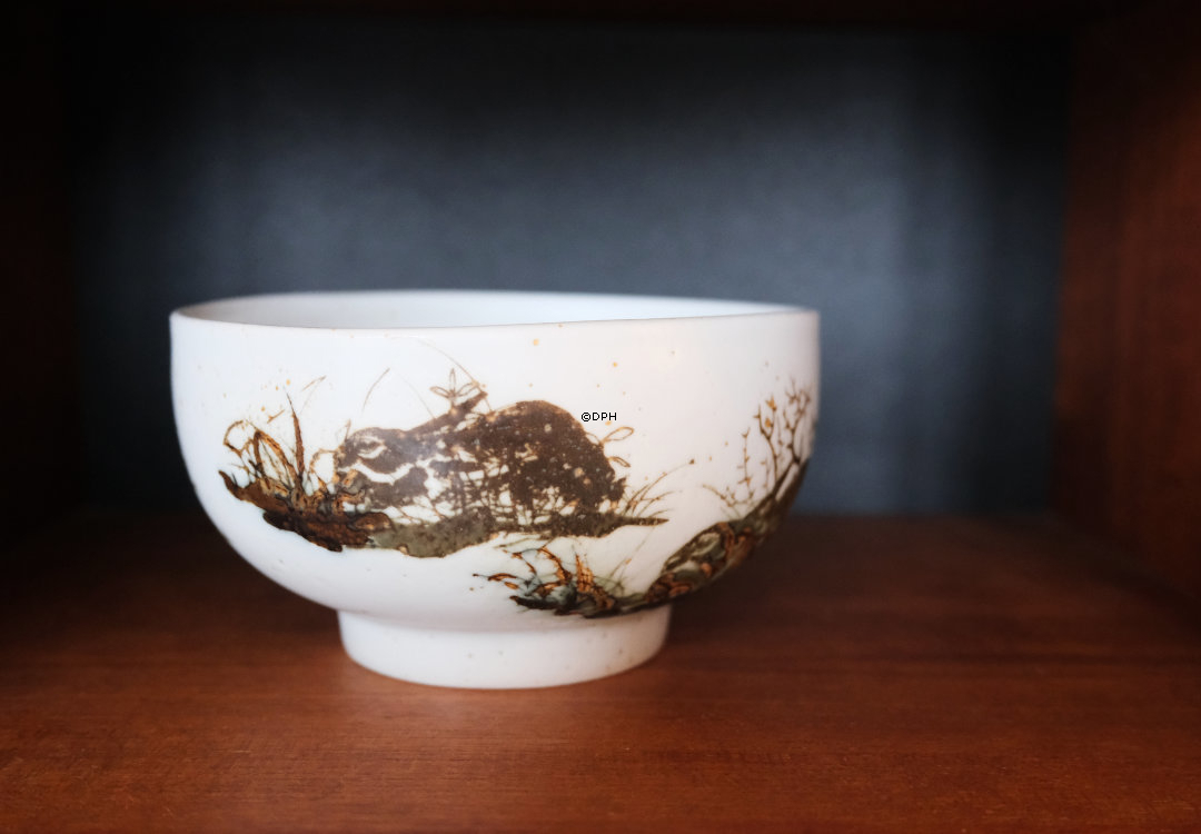 Diana Fajance skål med hare af Nils Thorssen, Royal Copenhagen nr. 1052-5317