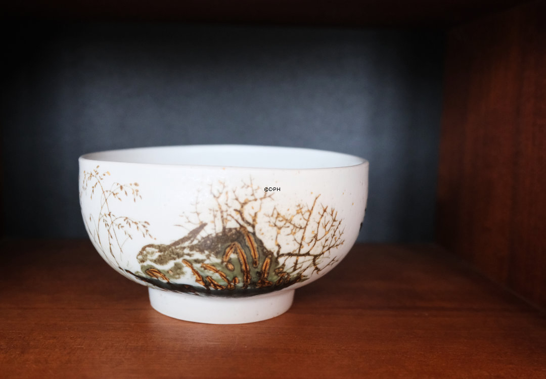 Diana Fajance skål med hare af Nils Thorssen, Royal Copenhagen nr. 1052-5317