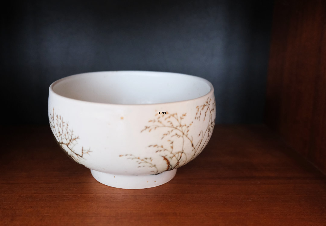 Diana Fajance skål med hare af Nils Thorssen, Royal Copenhagen nr. 1052-5317