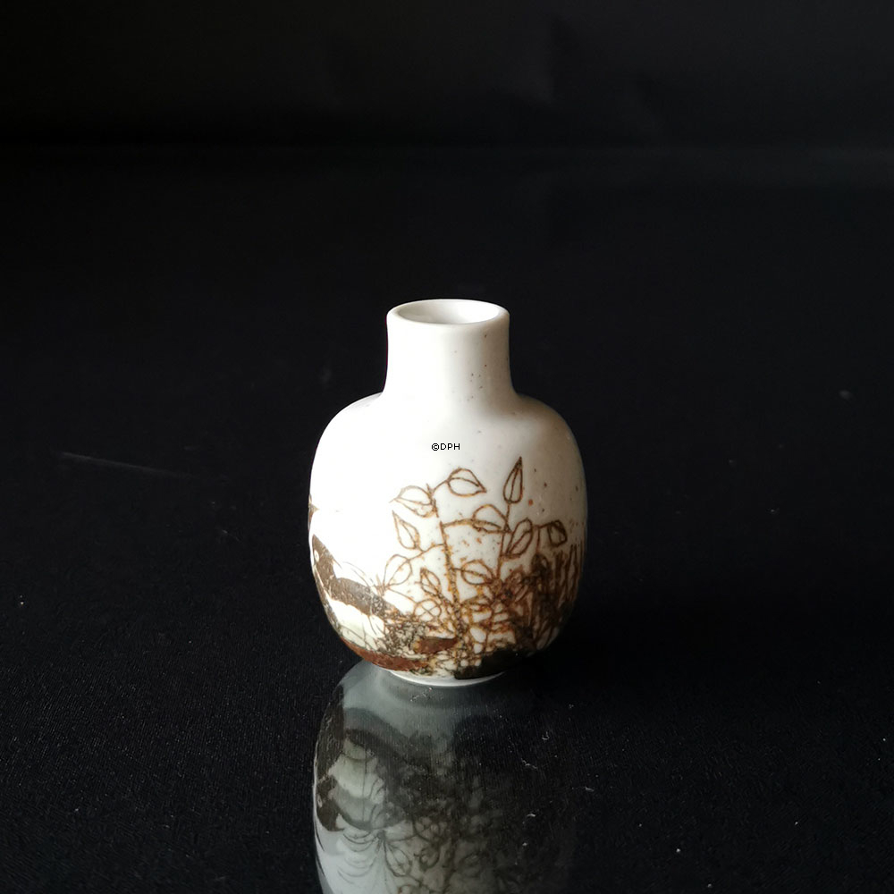 Mini Fajance vase med edderfugle, Nils Thorssen, Royal Copenhagen nr. 1068-5375