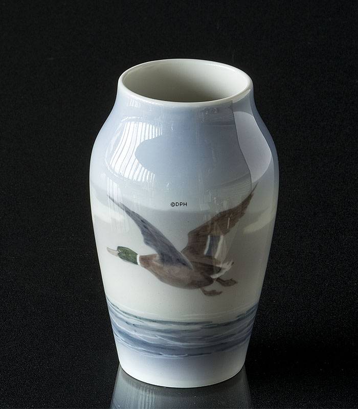 Vase med and, Royal Copenhagen nr. 1087-88-6