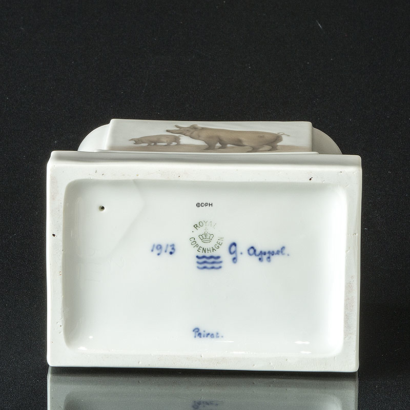 Prinsessen og Svinedrengen med pedestal, Royal Copenhagen figur nr. 1114 (Unica - signeret Privat)