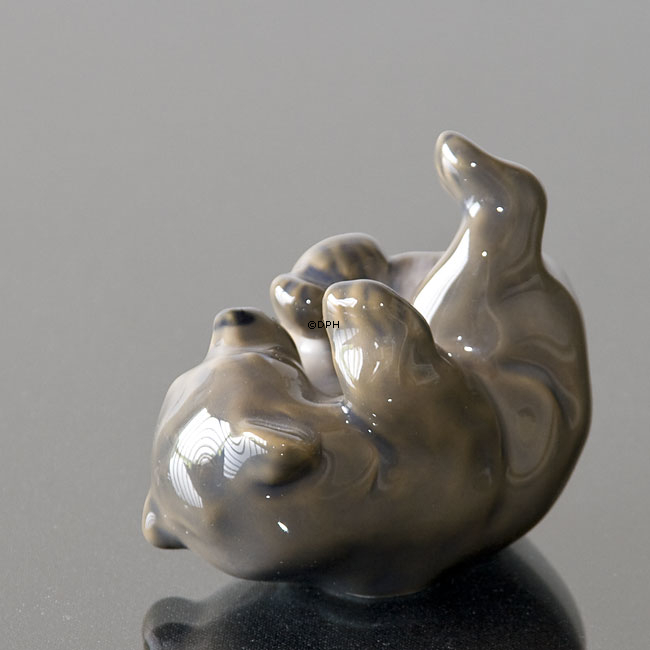 Liggende brun bjørn, Royal Copenhagen figur nr. 1124
