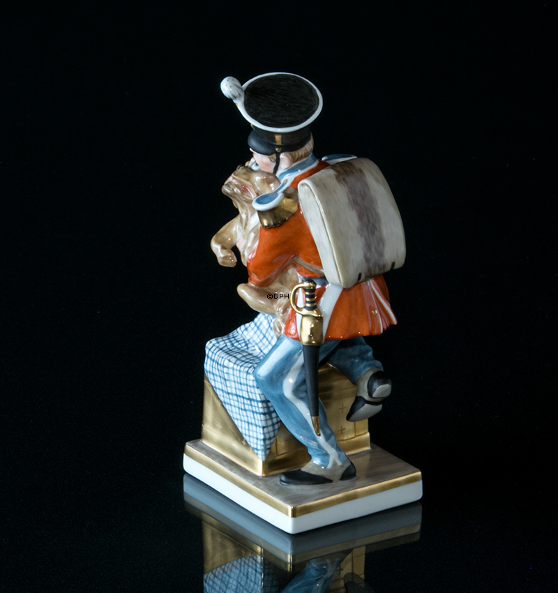 Soldaten og hunden fra Fyrtøjet, Royal Copenhagen figur - Overglasur nr. 1156