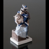 The soldier and the dog from the Tinderbox, Royal Copenhagen figurine No. 1156