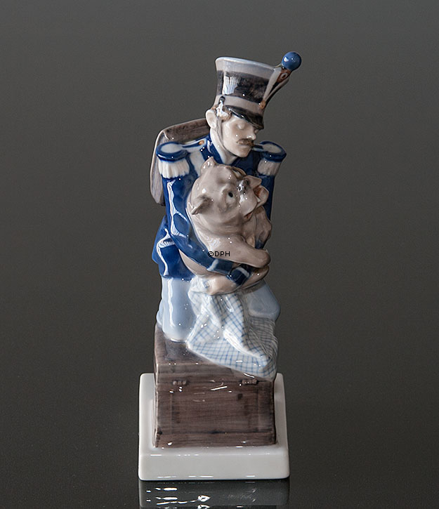 Soldaten og hunden fra Fyrtøjet, Royal Copenhagen figur nr. 1156