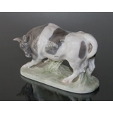 Bull reading for attack run, Royal Copenhagen figurine no. 1195