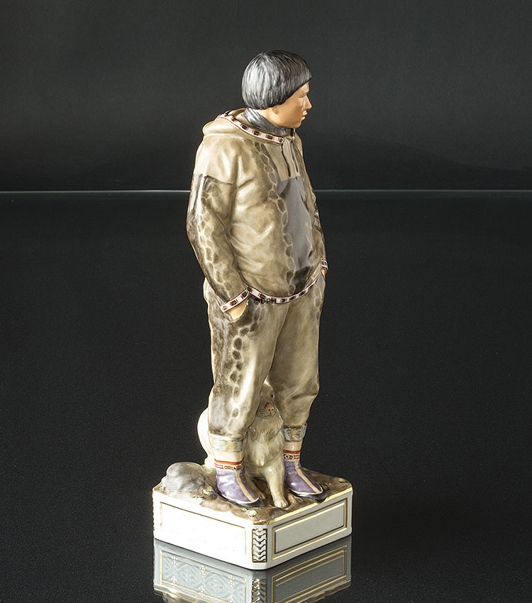 Grønlandsk par, kvinde og mand, overglasur figur, Royal Copenhagen nr. 12224 og 12225