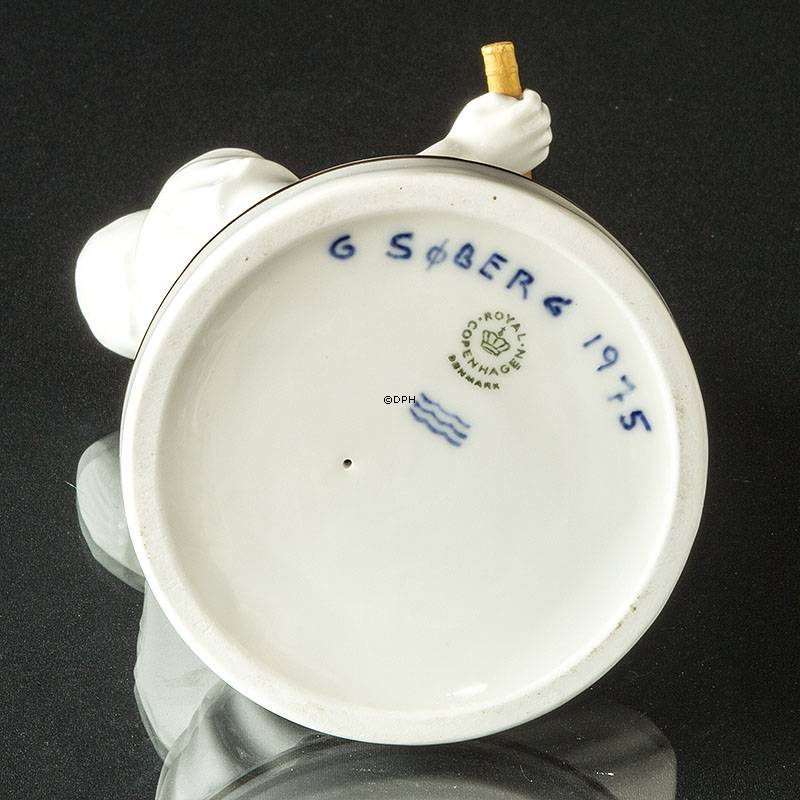 Pige med guldhorn, Royal Copenhagen overglasur figur nr. 12242, Hvid med guldhorn