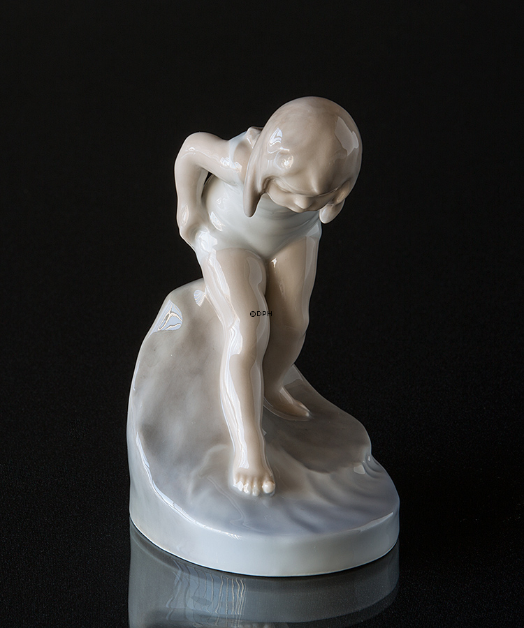 Badende pige, Royal Copenhagen figur nr. 1229