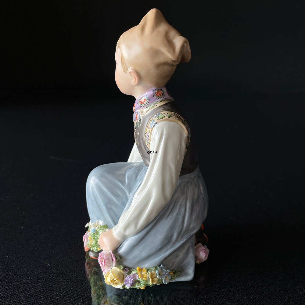 Amager dreng, Overglasur figur, Royal Copenhagen nr. 12414