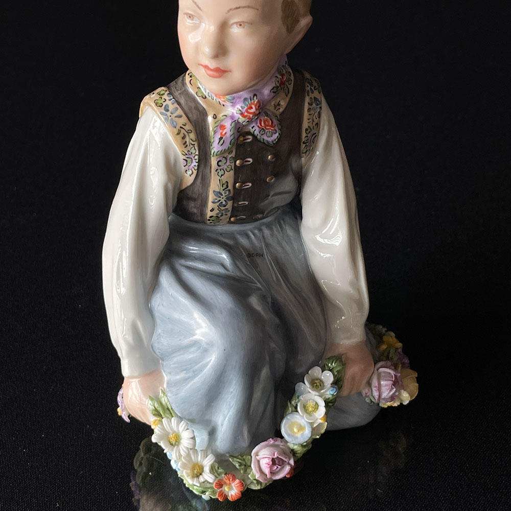 Amager dreng, Overglasur figur, Royal Copenhagen nr. 12414