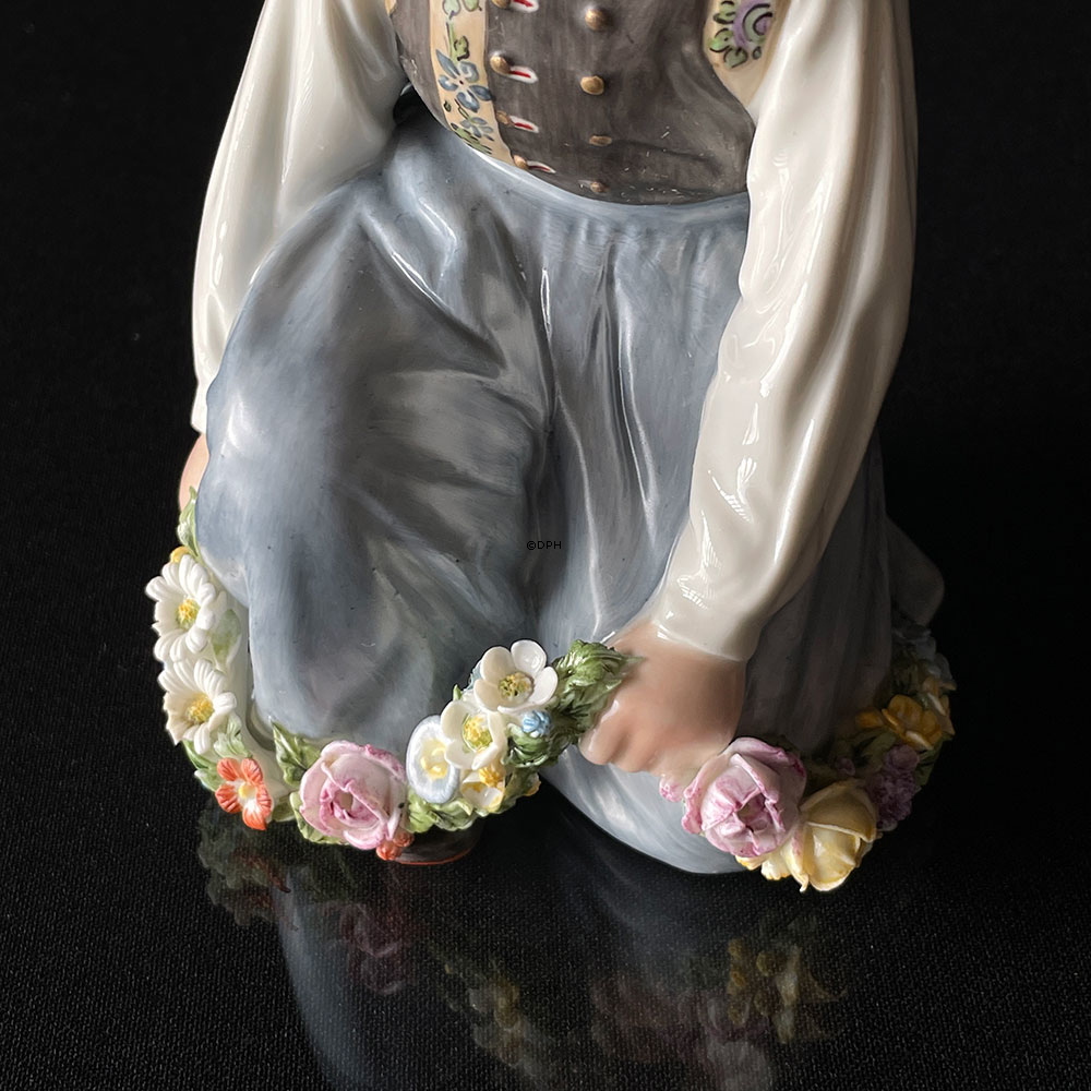 Amager dreng, Overglasur figur, Royal Copenhagen nr. 12414