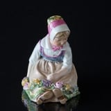 Sealand Girl with Garland, Royal Copenhagen figurine no 12418