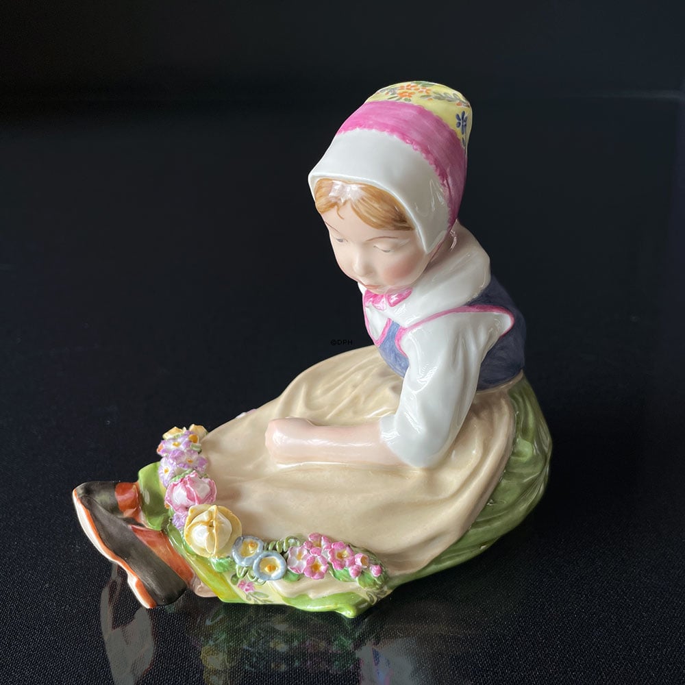 Sjællandsk Pige, Overglasur figur, Royal Copenhagen nr. 12418