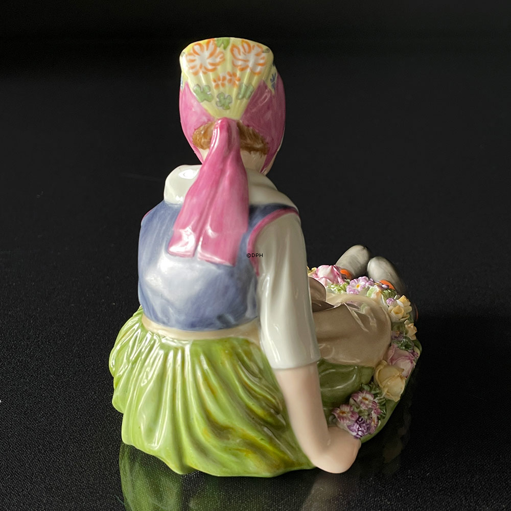 Sjællandsk Pige, Overglasur figur, Royal Copenhagen nr. 12418