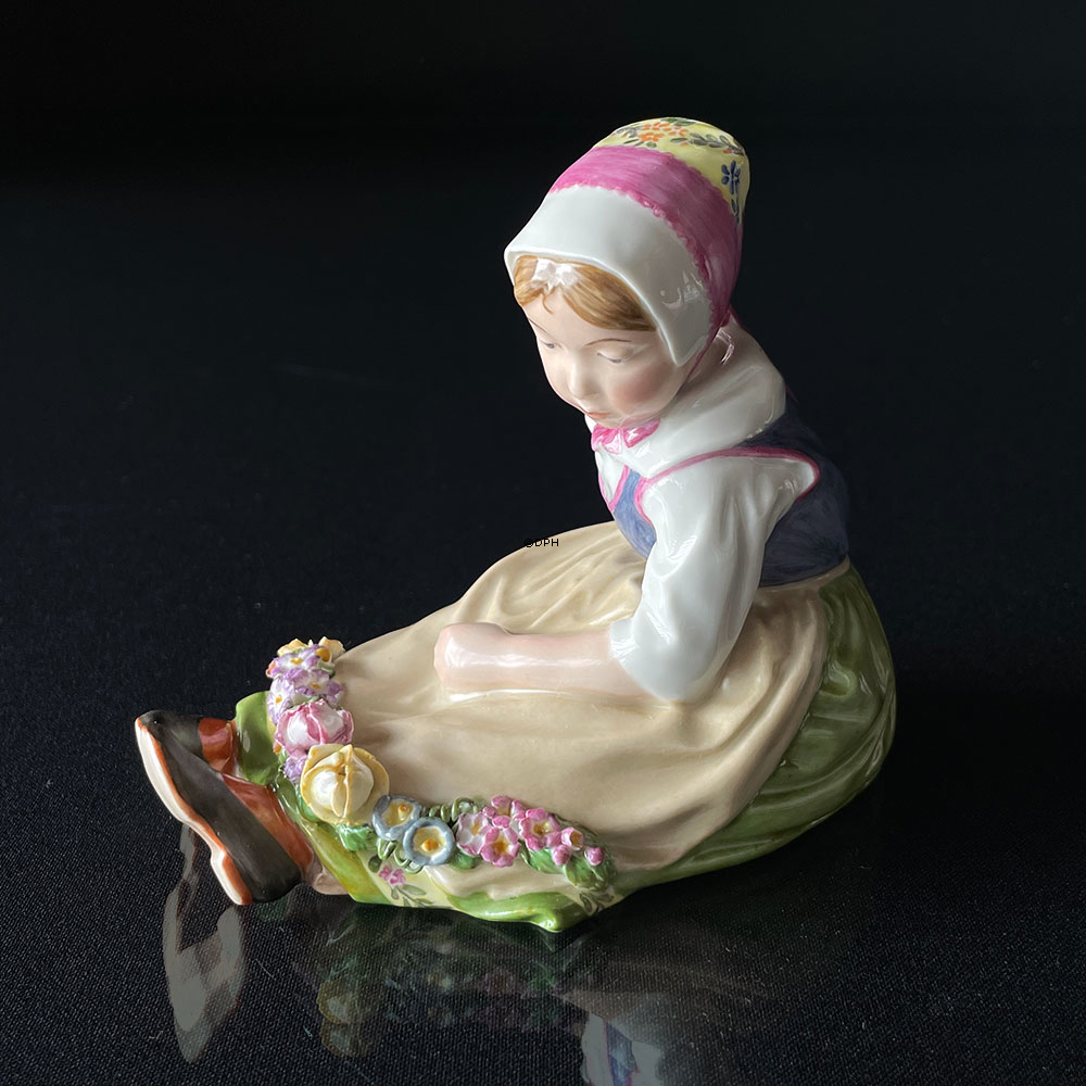 Sjællandsk Pige, Overglasur figur, Royal Copenhagen nr. 12418