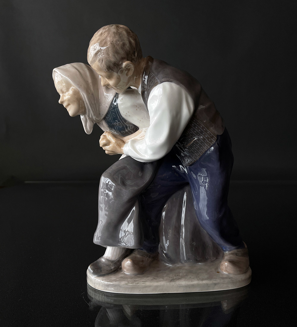 Bondepar, dansende, Royal Copenhagen figur nr. 1326