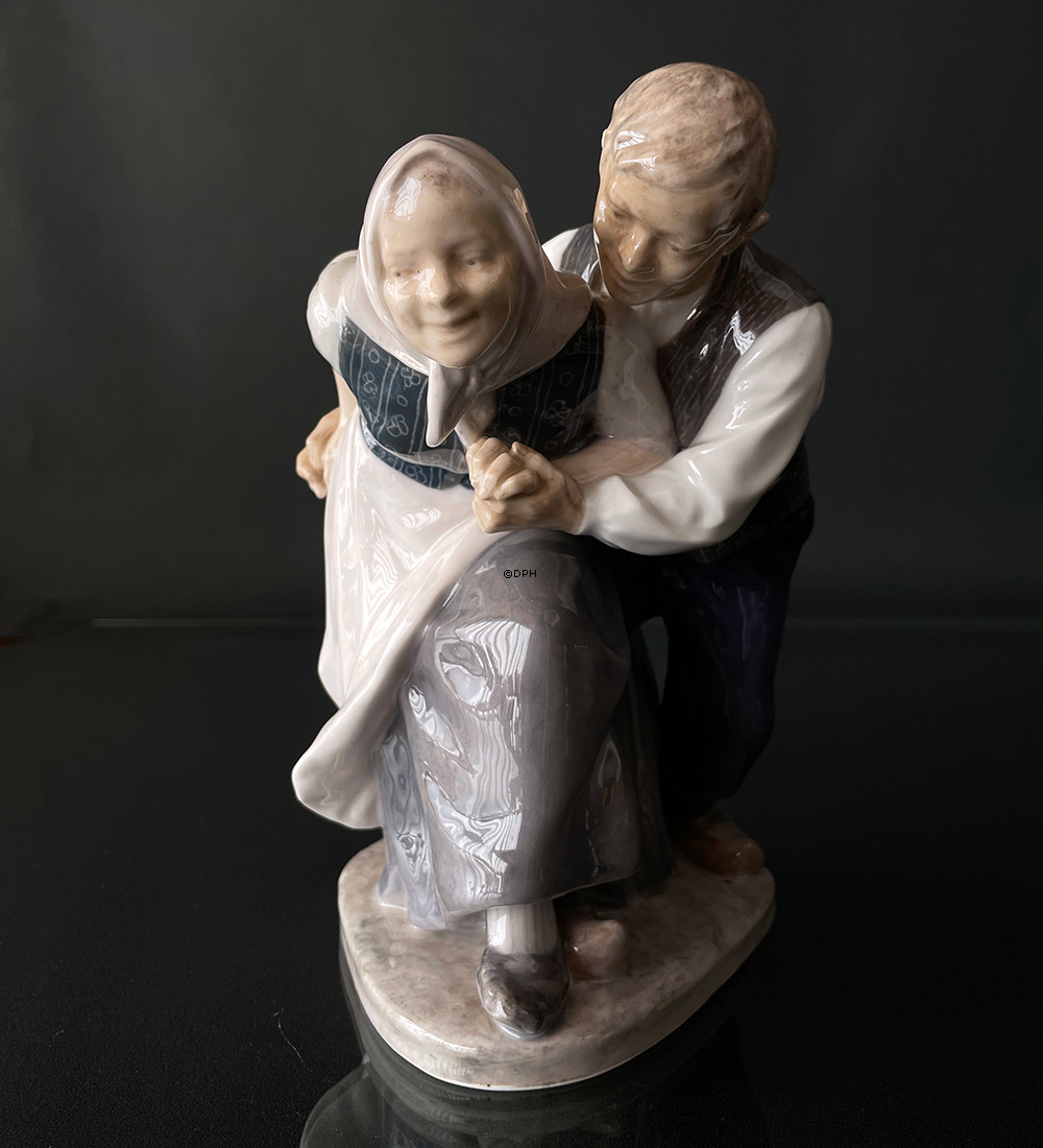 Bondepar, dansende, Royal Copenhagen figur nr. 1326