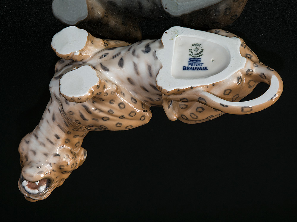 Leopard, Royal Copenhagen figur nr. 1343